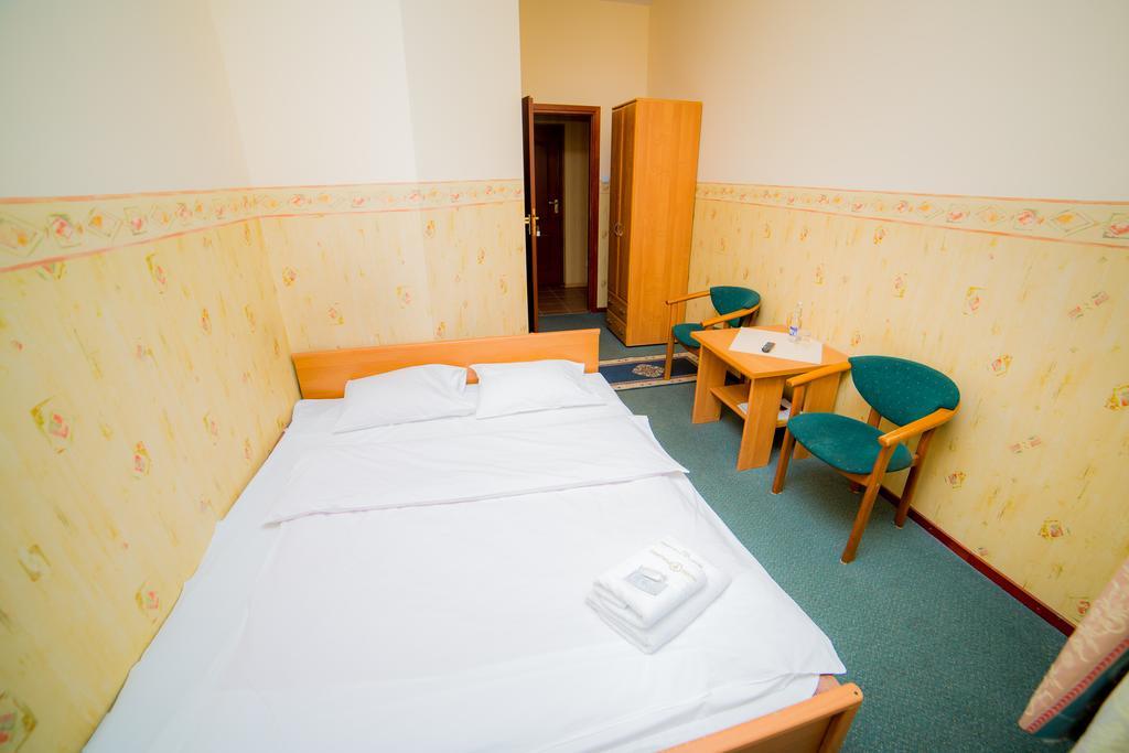 Zajazd Polonez Rzeszow Room photo